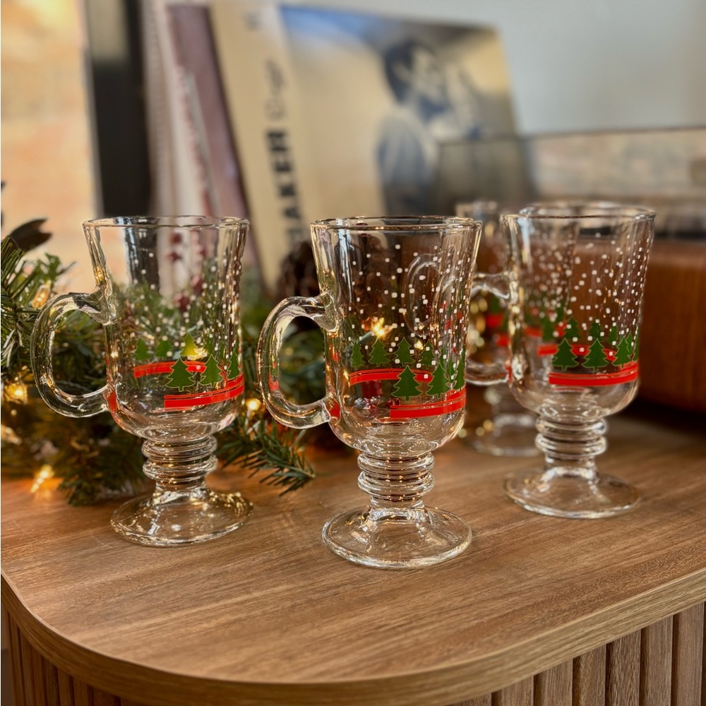 Vintage Libbey Footed Irish Christmas Mugs - Set of 4